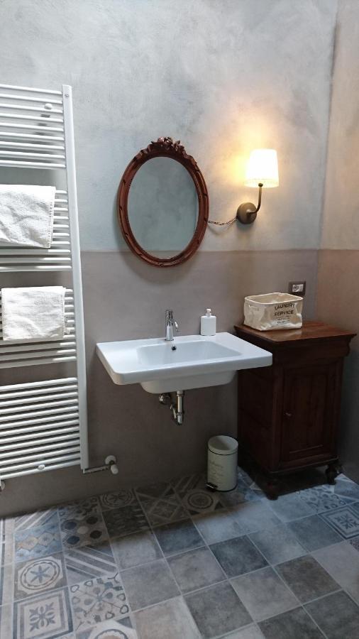 Due Principi E Una Fata Sestola Exterior foto